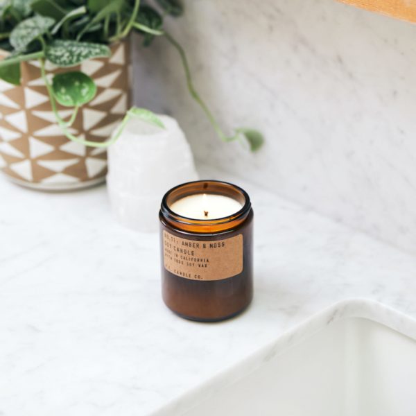 P.F. Candle Co. Duftkerze No. 11 Amber & Moss Standard